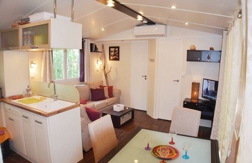 Saint-Privat-de-Champclos Cottage | Prestigious spacious cottage between Gard and Ardèche C07