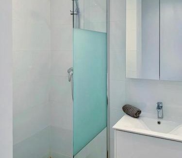 Postel Apartment | Prestige Stay - Uptown