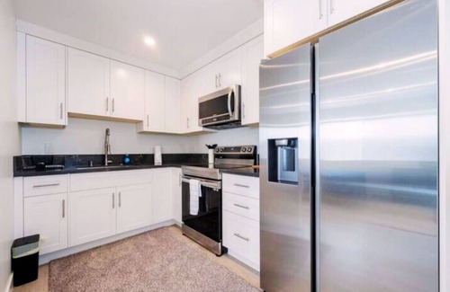 Burbank Apartment | Prestige Studio Haven at Burbank
