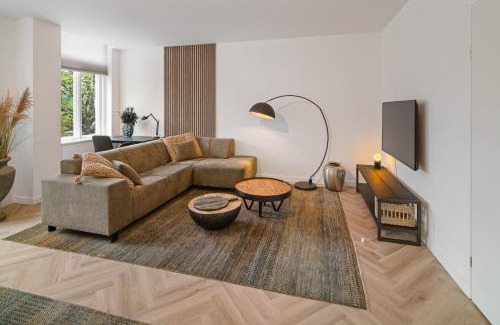 Centrum Apartment | Prestige Xl Full-home Near City Center And Park
