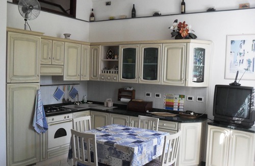 Levanto Apartment | Prestigious studio apartment 150 mt. from the sea. Levanto (SP) CIN: IT011017C28T6VGYGQ