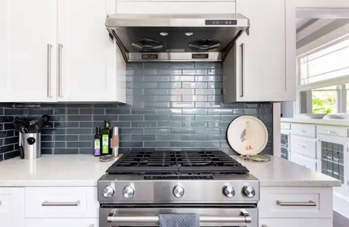 North Queen Anne House | Prestine QA Craftsman w/Fireplace, Garden, Parking