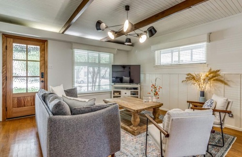 Preston Hollow House | Preston Hollow in between Home
