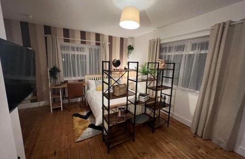 Yeovil Apartment | Preston Room Let