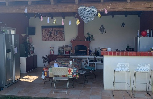 Lancon-Provence House | Pretty 200 m2 villa on wooded grounds with swimming pool and fully equipped pool house