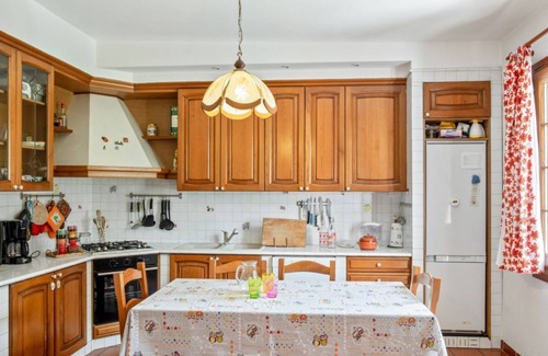 Abano Terme Apartment | Pretty and cozy private house is located in the central area in Abano Terme, a few steps from the Cathedral of San Lorenzo, Piazza Mercato and the Urban Thermal Park, in a quiet and relaxing neighbourhood, spacious and perfect for 6 people. The accommoda