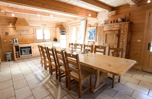 Le Bourg-d'Oisans Ski Chalet | pretty chalet, fully equipped, sauna, 5 bedrooms, very spacious, garden,