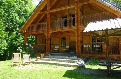 Le Bourg-d'Oisans Ski Chalet | pretty chalet, fully equipped, sauna, 5 bedrooms, very spacious, garden,
