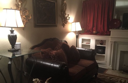 Shreveport House | Pretty cozy red house
