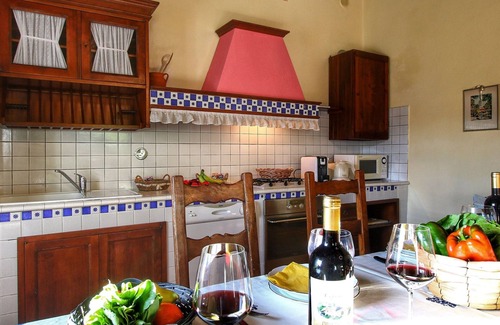 Radda in Chianti House | Pretty Farmhouse With Terrace