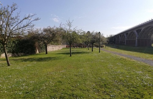 La Riviere-Saint-Sauveur House | PRETTY, COMFORTABLE TOWNHOUSE