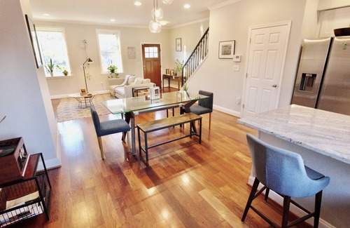 Petworth House | Pretty in Petworth-Walkable to Metro & Restaurants