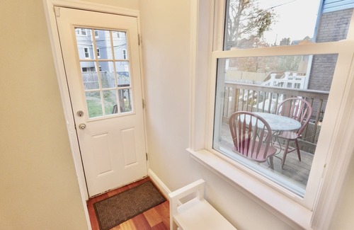 Petworth House | Pretty in Petworth-Walkable to Metro & Restaurants