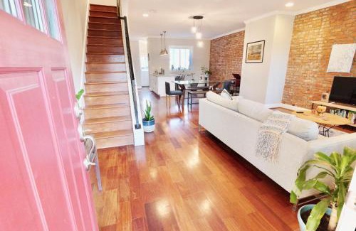 Petworth House | Pretty in Petworth-Walkable to Metro & Restaurants