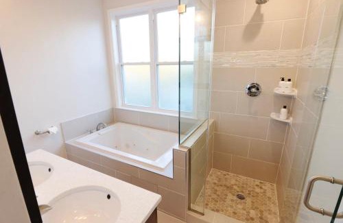 Petworth House | Pretty in Petworth-Walkable to Metro & Restaurants