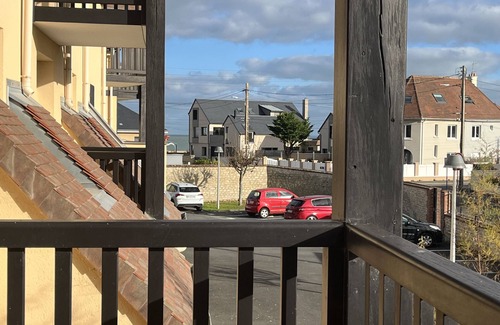 Ouistreham Apartment | Pretty Norman nest 2 steps from the sea