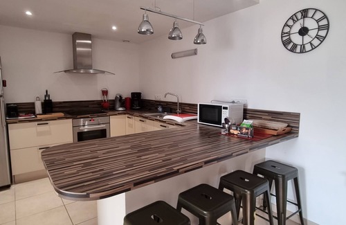 Tregunc Villa | Pretty renovated farmhouse in Kerdalé, 400m from the beach -