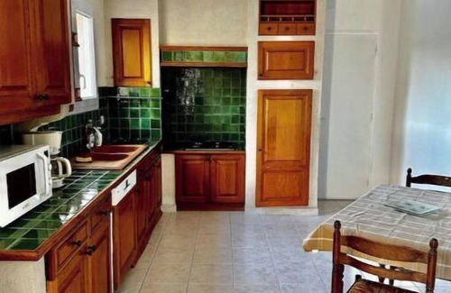 Valreas House | Pretty villa with private pool