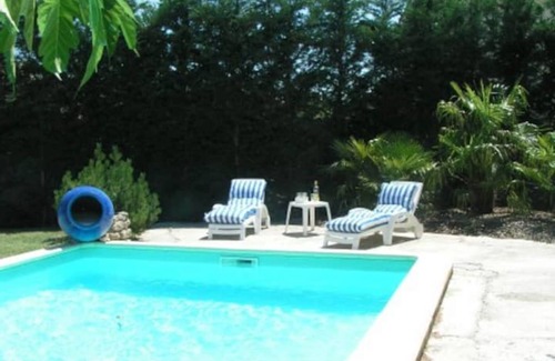 Valreas House | Pretty villa with private pool