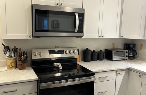 Newland Cottage | PRICE DROP, COME BACK: Cozy Mountain Retreat in Linville Land Harbor