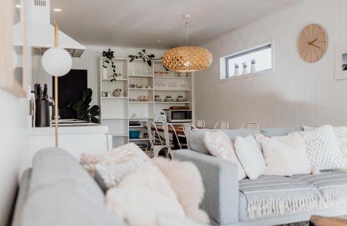Hokitika House | Prime Beachfront Retreat