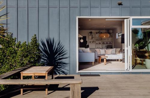 Hokitika House | Prime Beachfront Retreat