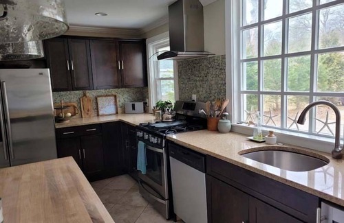 Centerville House | Prime Centerville Location. One mile to Craigville beach RPMS044