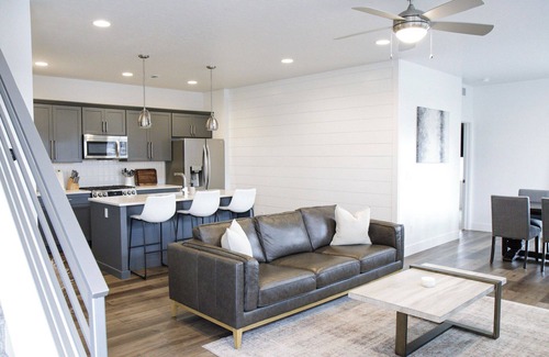 Meridian House | Prime Central Downtown Meridian, Spacious 4-Bedroom House with attached garage