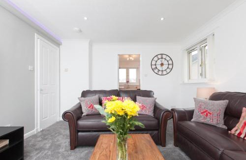 Pitreavie Apartment | Prime Commuter Executive Apartment Dunfermline