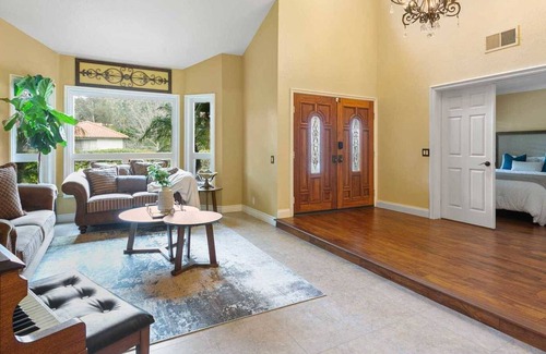 Valle Lindo House | Prime Haven on Pomona