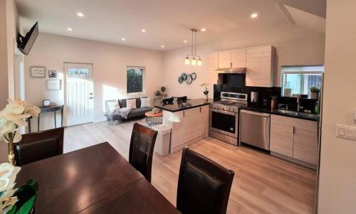 Beverly Hills Apartment | Prime LA 2 bedroom & 3 bath home Beverly Hills adj