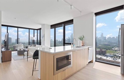 River North Apartment | Prime Lincoln Park Views + Modern Amenities Await