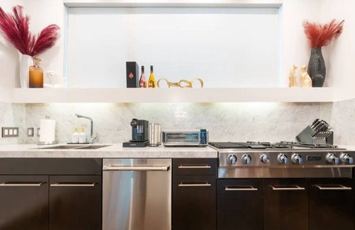 Washington Ave./ Memorial Park House | Prime Loc Modern Luxury Rooftop Deck Views