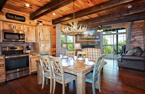 Gatlinburg - Pigeon Forge Cabin | PRIME Location! 2/2 Cabin! VIEWS! Game Room! Covered Decks! Fire Pit! Hot Tub!