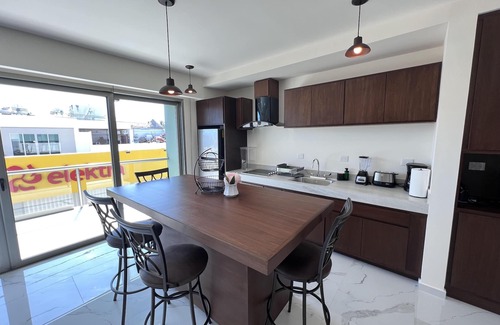 Centro - Supmza 001 Condo | Prime Location. 2 BR Condo w/Ocean View Pool.