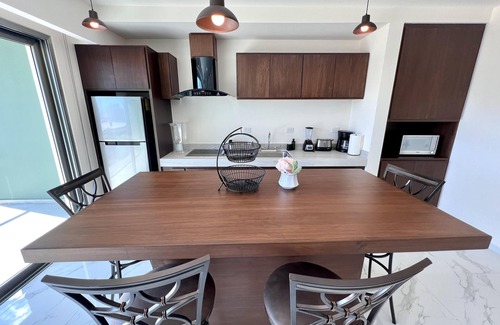 Centro - Supmza 001 Condo | Prime Location. 2 BR Condo w/Ocean View Pool.