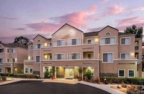 Carmel Mountain Ranch Apartment | Prime Location! 2 Convenient Units, Pool, Onsite Parking, Free Breakfast