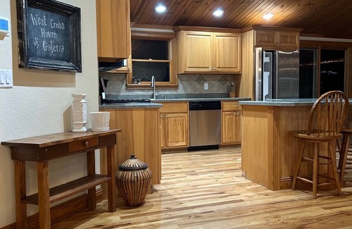 Galena House | Prime Location! 2BR-2 Acre Retreat Minutes from Downtown Galena & Attractions