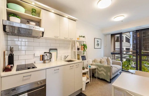Grafton Apartment | Prime location - 2BR Urban retreat I Zodiak Stays