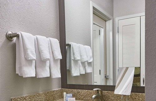 Morrisville Resort | Prime Location! 3 Modern Units, Outdoor Pool, Pet-friendly, Free Airport Shuttle