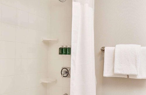 Morrisville Resort | Prime Location! 3 Modern Units, Outdoor Pool, Pet-friendly, Free Airport Shuttle