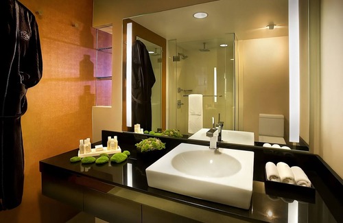 Marina District Hotel | Prime Location! 4 Relaxing Units Near SeaWorld! Onsite Parking and Pool!