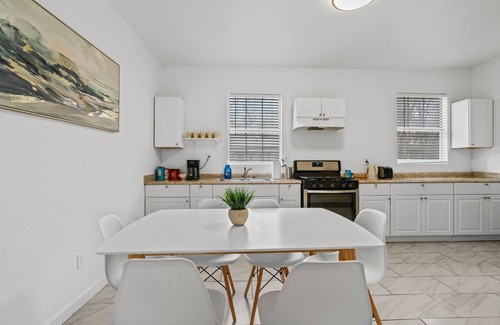 Rosewood House | Prime Location! 9 min way from Downtown Austin | SXSW