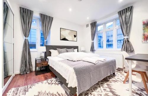 Camden Town with Primrose Hill Apartment | Prime Location Camden Luxury Apt Sleeps 6