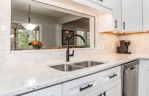 Cary House | Prime Location, Close to Everything, Fresh Market, Downtown Cary, Bond Park