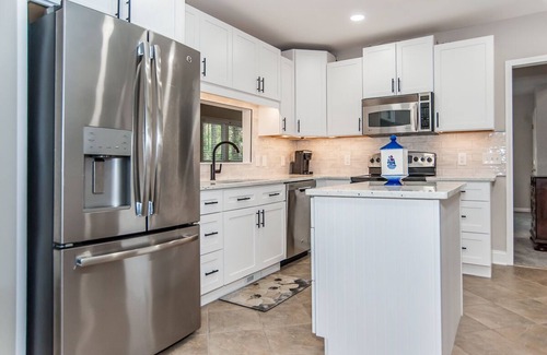 Cary House | Prime Location, Close to Everything, Fresh Market, Downtown Cary, Bond Park
