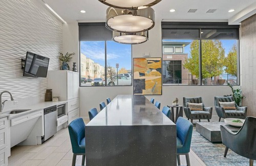 Lone Tree Apartment | Prime Location: Close to Sky Ridge Medical Center!