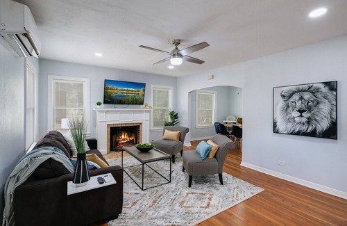 Mahncke Park House | 🥇PRIME LOCATION🌃 Downtown🥂Riverwalk🍣Pearl👑KING Bed