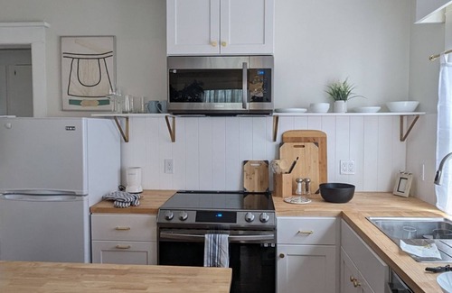 Saint Joseph Apartment | Prime Location Downtown St. Joseph Walk to Everything 2 bed 1 bath