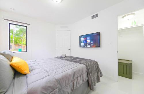 Seybold Apartment | Prime Location Duplex for a Relaxing Stay